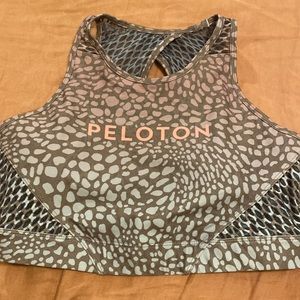 Peloton Riverstone, women’s high neck bra